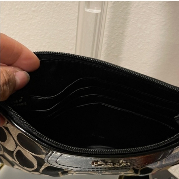 Coach Ashley Monogram Wristlet EUC - Picture 5 of 8